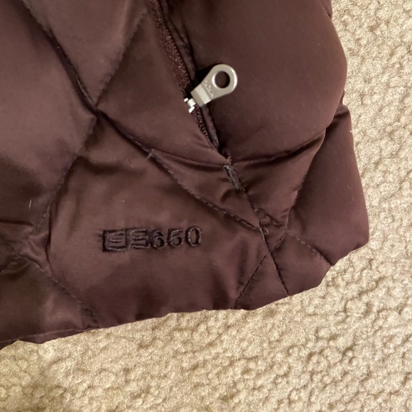 Eddie Bauer Women’s Goose Down Maroon Vest XS - Picture 2 of 7